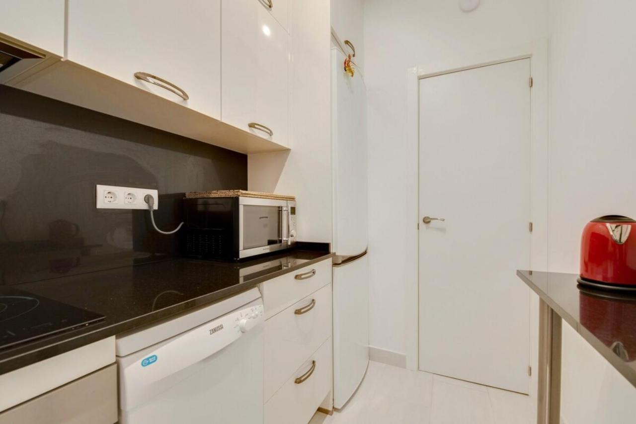 Nice And Cozy Apartment In Delicias Madrid Bagian luar foto